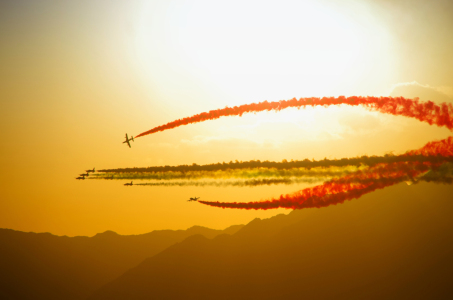 Bild-Nr: 12576670 Flugzeugformation Sonnenuntergang Erstellt von: Ina  Penning