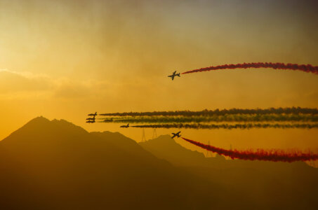 Bild-Nr: 12576671 Kampfflieger in Formation im Sonnenuntergang Erstellt von: Ina  Penning