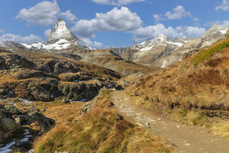 Bild-Nr: 12576733 Wanderweg am Matterhorn in den Schweizer Alpen Erstellt von: KundenNr-360966