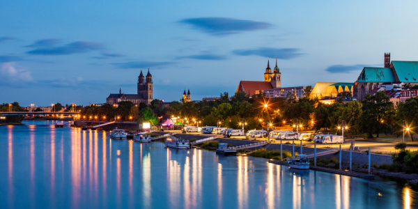 Bild-Nr: 12607105 Skyline Magdeburg in der Blauen Stunde Erstellt von: dieterich