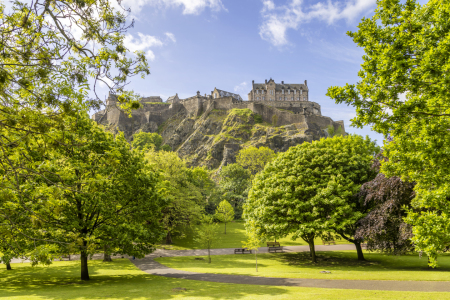 Bild-Nr: 12612841 Princes Street Gardens und Edinburgh Castle Erstellt von: Melanie Viola