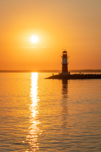 Bild-Nr: 12613624 Ostmole Warnemünde bei Sonnenaufgang Erstellt von: eyetronic