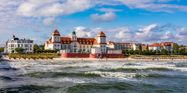 Bild-Nr: 12617870 Seebad Binz mit dem Kurhaus auf der Insel Rügen Erstellt von: dieterich