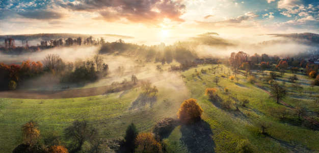 Bild-Nr: 12630365 Herbstlicher Sonnenaufgang aus der Luft Erstellt von: Smileus
