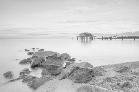 Bild-Nr: 12636468 Timmendorfer Strand schwarz-weiß Erstellt von: Michael Valjak