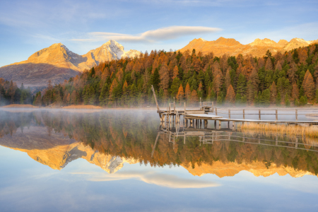 Bild-Nr: 12647642 Morgens am Stazersee im Engadin in der Schweiz Erstellt von: Michael Valjak