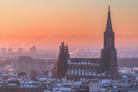 Bild-Nr: 12667281 Stadt Ulm zum Sonnenaufgang mit Münster und Alpen Erstellt von: Pahmeier-Photography