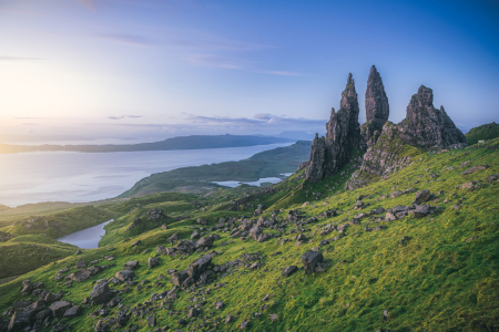 Bild-Nr: 12693768 The Old Man of Storr auf der Skye am Morgen Erstellt von: Jean Claude Castor