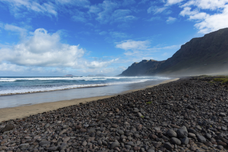 Bild-Nr: 12715976 Lavasteine am Playa de Famara Erstellt von: Walter G. Allgöwer