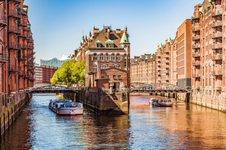 Bild-Nr: 12727997 Ausflugsboote in der Speicherstadt in Hamburg Erstellt von: dieterich