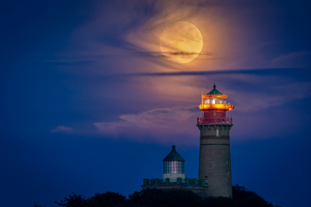 Bild-Nr: 12729826 Leuchttürme am Kap Arkona mit Vollmond Erstellt von: Martin Martin Wasilewski