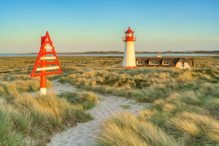 Bild-Nr: 12736579 Sylt Leuchtturm List-West im Abendlicht Erstellt von: Michael Valjak