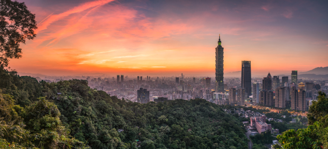 Bild-Nr: 12737631 Taipeh Skyline bei Sonnenuntergang Erstellt von: eyetronic