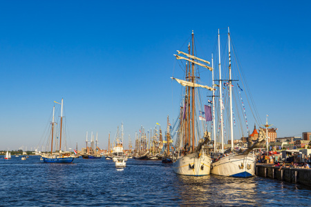 Bild-Nr: 12740118 Segelschiffe auf der Warnow während der Hanse Sail Erstellt von: Rico Ködder