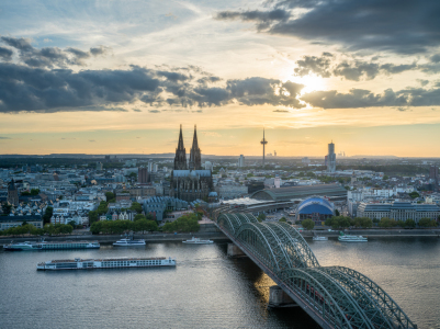 Bild-Nr: 12742759 Köln Stadtansicht bei Sonnenuntergang Erstellt von: eyetronic