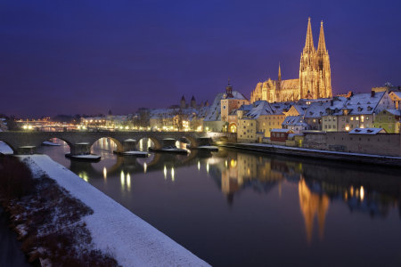 Bild-Nr: 12770818 Regensburg im Winter zur blauen Stunde Erstellt von: Rigatoni