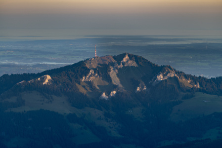 Bild-Nr: 12771732 der Grünten bei Sonnenaufgang Erstellt von: Walter G. Allgöwer