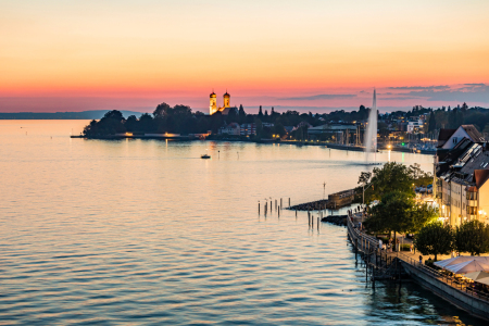 Bild-Nr: 12779660 Friedrichshafen mit der Uferpromenade am Abend Erstellt von: dieterich