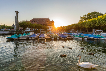 Bild-Nr: 12779676 Schwan und Konzilgebäude in Konstanz am Bodensee Erstellt von: dieterich