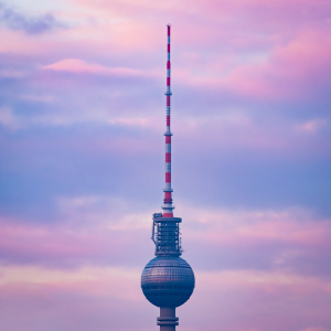 Bild-Nr: 12785300 Fernsehturm in Berlin vor Abendhimmel Erstellt von: Martin Wasilewski