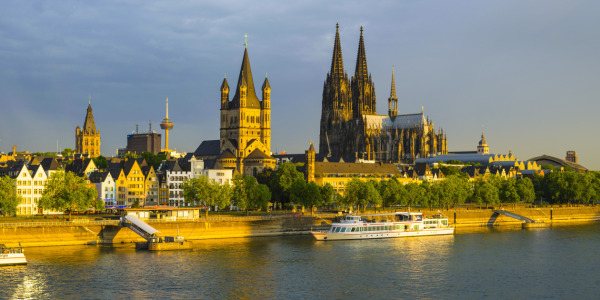 Bild-Nr: 12791715 Sonnenaufgang in Köln Erstellt von: Walter G. Allgöwer