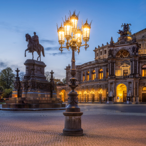 Bild-Nr: 12794167 Semperoper am Theaterplatz in Dresden Erstellt von: eyetronic