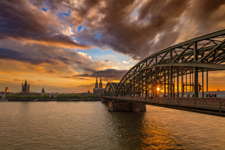 Bild-Nr: 12795050 Dramatischer Himmel über Köln Erstellt von: Vossiem
