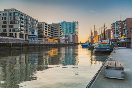 Bild-Nr: 12796995 Hamburg Sandtorhafen mit Elbphilharmonie Erstellt von: Ursula Reins