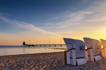 Bild-Nr: 12798200 Erste Sonnenstrahlen am Strand Erstellt von: Vossiem