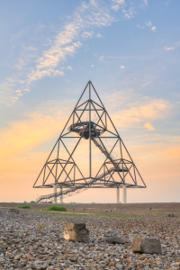 Bild-Nr: 12805120 Tetraeder in Bottrop am Abend Erstellt von: Michael Valjak