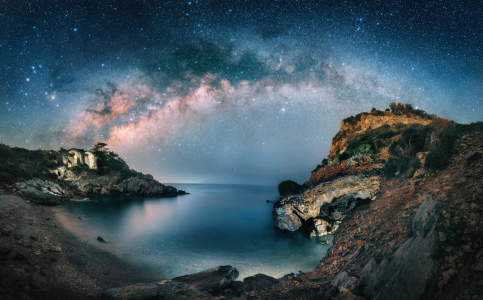 Bild-Nr: 12807113 Nachthimmel mit Milchstraße über malerischen Küste Erstellt von: Smileus