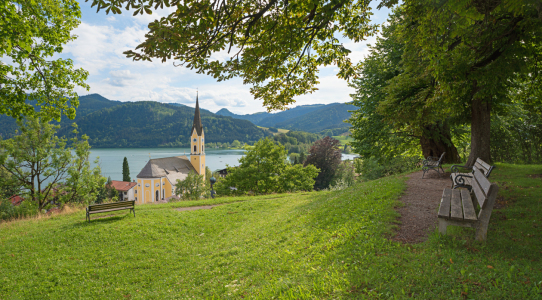 Bild-Nr: 12808639 Weinberghügel Schliersee mit Blick zu St Sixtus  Erstellt von: SusaZoom