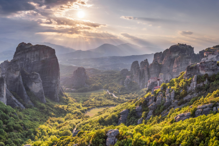 Bild-Nr: 12811046 Sonnenuntergang über den Meteora Felsen Erstellt von: eyetronic