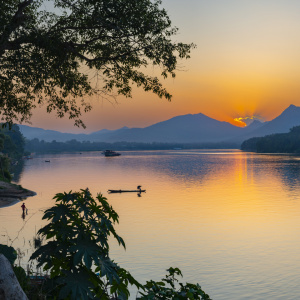 Bild-Nr: 12811951 Sonnenuntergang am Mekong Erstellt von: Walter G. Allgöwer