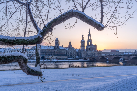 Bild-Nr: 12811995 Dresdner Hofkirche im Winter Erstellt von: eyetronic