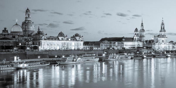 Bild-Nr: 12820107 Skyline Dresden mit der Frauenkirche - monochrom Erstellt von: dieterich