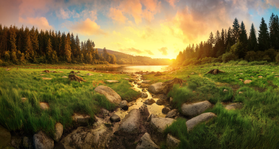 Bild-Nr: 12822116 Sonnenaufgang über einer malerischen Landschaft Erstellt von: Smileus