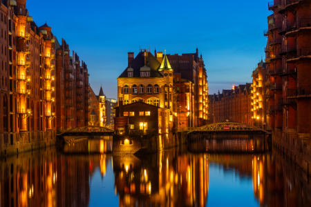 Bild-Nr: 12822477 Wasserschloss in der Hamburger Speicherstadt Erstellt von: janschuler