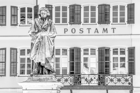 Bild-Nr: 12827290 Beethoven-Denkmal in Bonn - monochrom Erstellt von: dieterich