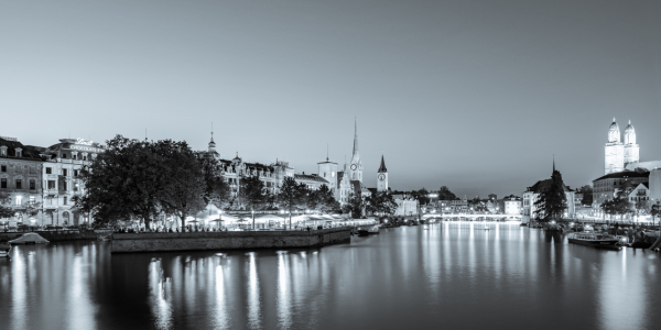 Bild-Nr: 12829754 Zürich mit dem Grossmünster am Abend - monochrom Erstellt von: dieterich