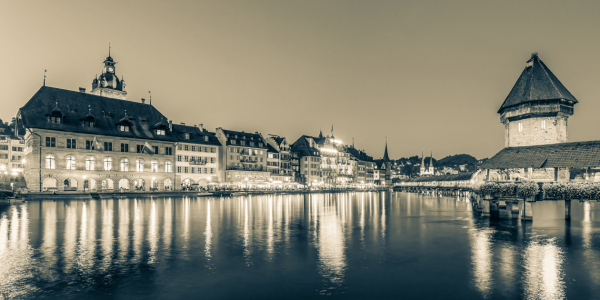 Bild-Nr: 12829756 Luzern mit der Kapellbrücke bei Nacht - monochrom Erstellt von: dieterich