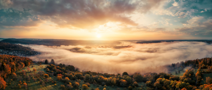 Bild-Nr: 12844160 Panorama nebliger Landschaft bei Sonnenaufgang Erstellt von: Smileus