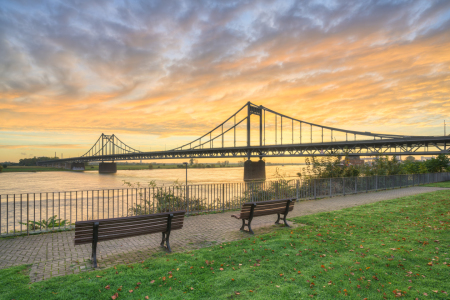 Bild-Nr: 12850781 Krefeld-Uerdinger Brücke bei Sonnenaufgang Erstellt von: Michael Valjak