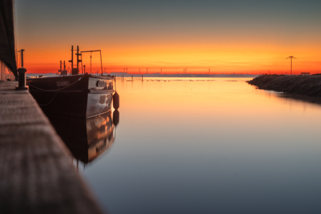 Bild-Nr: 12861886 Schiff im Hafen Erstellt von: Tanja Riedel