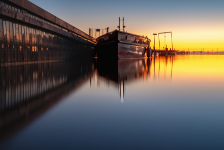 Bild-Nr: 12863511 Boot im Hafen auf dem Natursee Erstellt von: Tanja Riedel