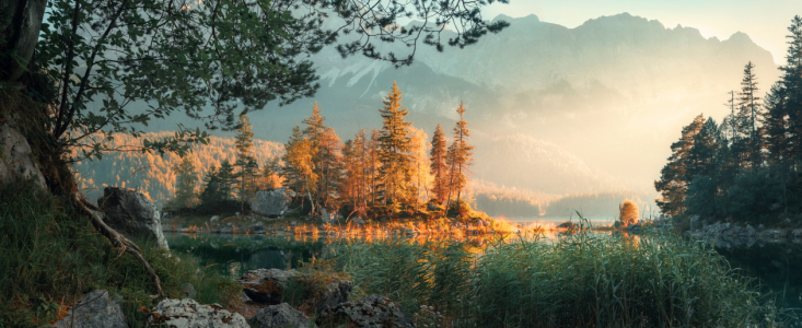 Bild-Nr: 12865026 Panoramalandschaft an einem Bergsee im Morgenlicht Erstellt von: Smileus