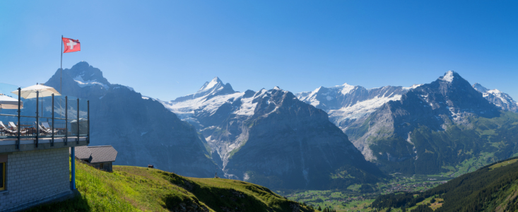 Bild-Nr: 12883481 Berner Oberland Alpenblick mit Schweizer Fahne Erstellt von: SusaZoom