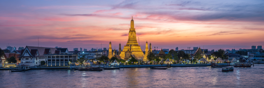 Bild-Nr: 12890017 Wat Arun Tempel Panorama bei Sonnenuntergang Erstellt von: eyetronic