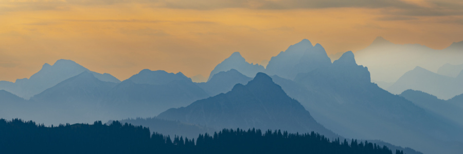 Bild-Nr: 12894737 Im ersten Licht der Tannheimer Berge Erstellt von: Walter G. Allgöwer