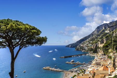 Bild-Nr: 12900884 Malerischer Blick über Amalfi  Erstellt von: Melanie Viola